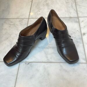Aerosoles Brown Leather shoes size 9-1/2 new without tags, never worn no marks!